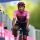 Egan Bernal sigue con la maglia rosa en el Giro